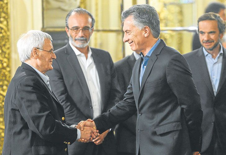 Paquete de reformas: el Gobierno suma apoyo sindical y cambia más convenios