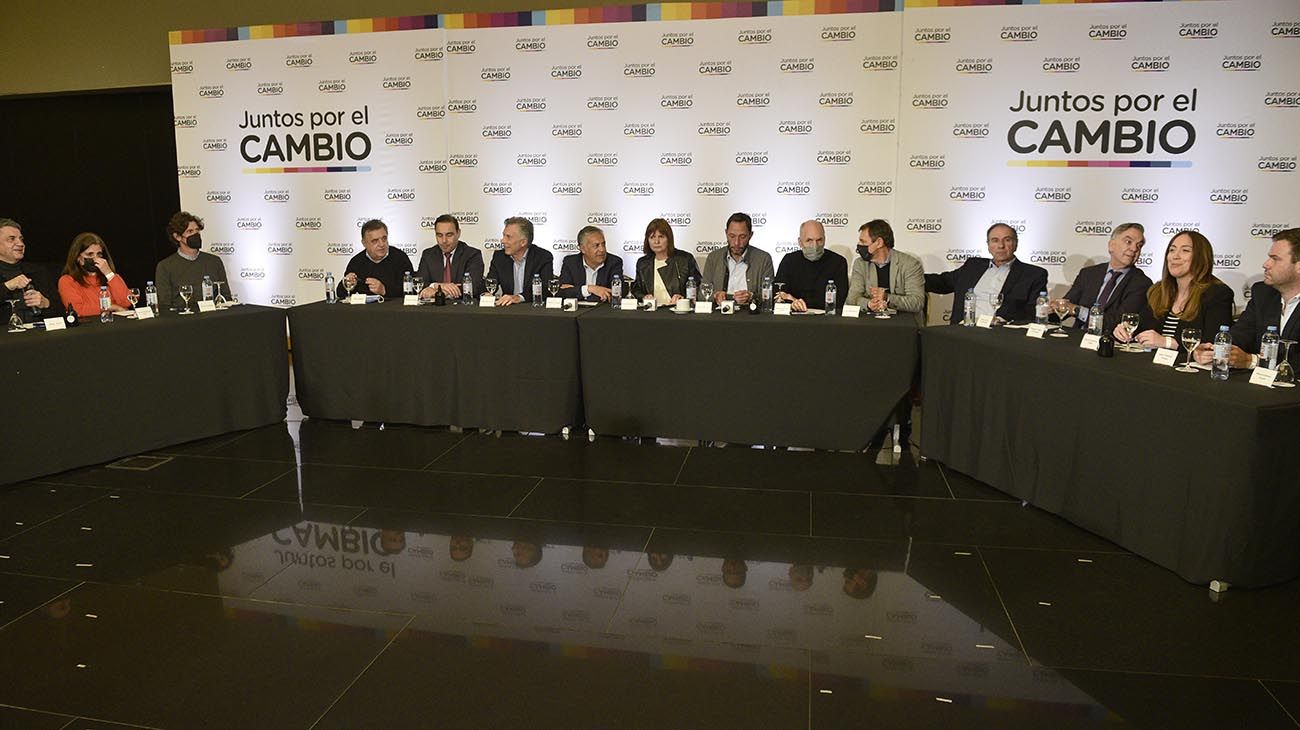 Coaliciones electorales: el que quiere morado que le cueste