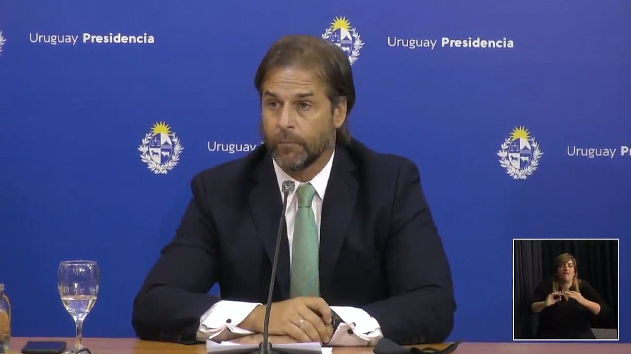 Uruguay subirá precios de electricidad y mantendrá combustibles