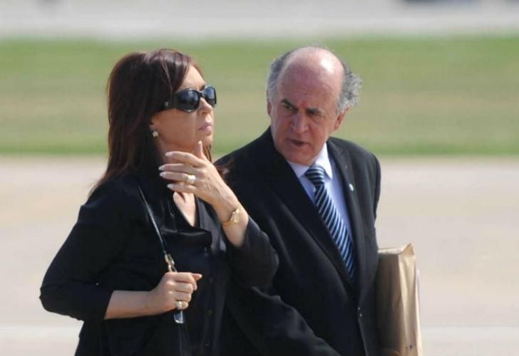 CFK a Parrilli: "¡Me calienta mucho que seas tan pelotudo!"
