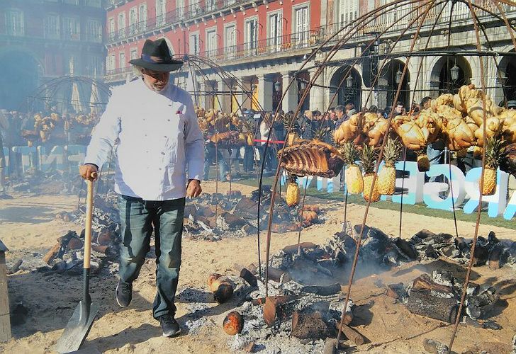 Francis Mallman prepara un asado en pleno Madrid