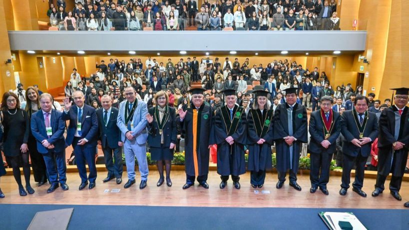 Reconocen a Antonio María Hernández con un Doctorado Honoris Causa