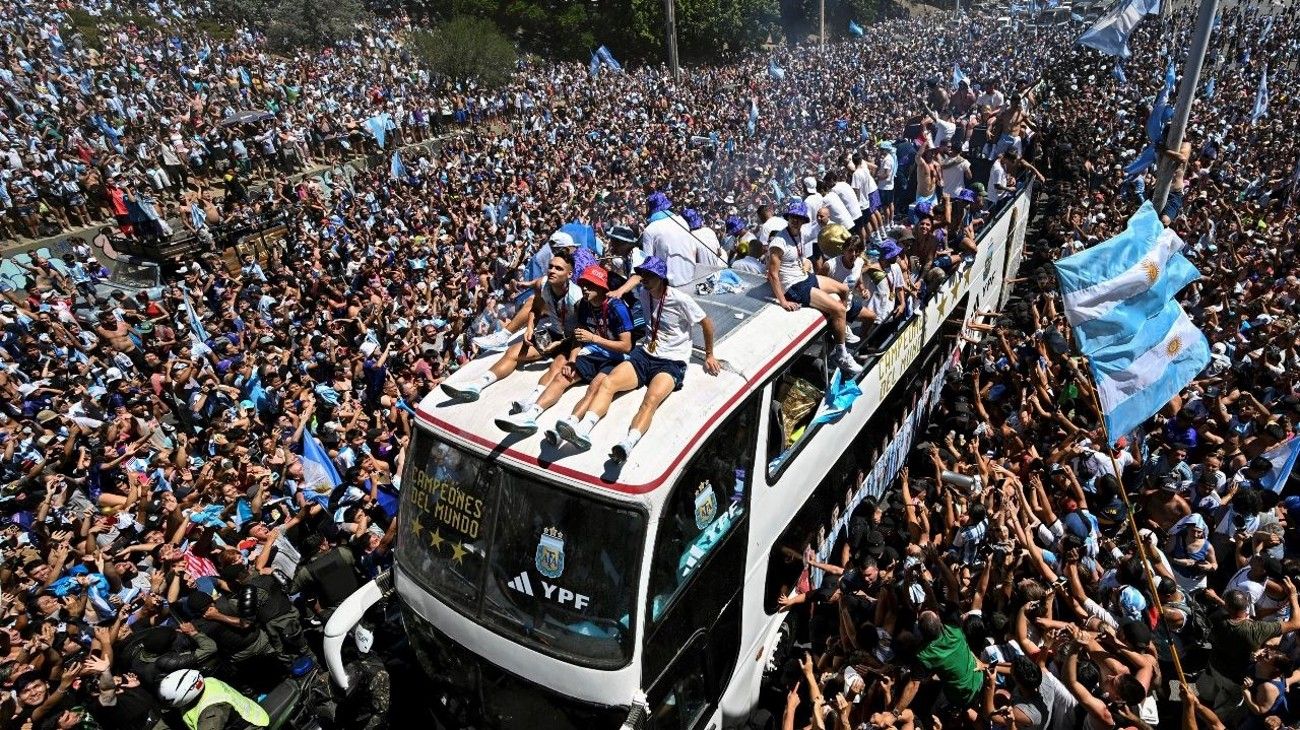Fútbol como reflejo social: el sentimiento argentino busca un líder