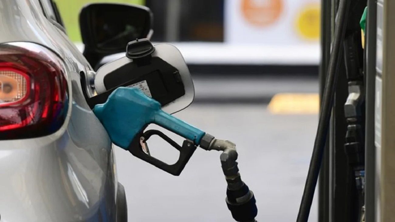 Desde la Cámara de Combustibles confirmaron que el aumento para la nafta será del 4,2% y 2,6% para diésel