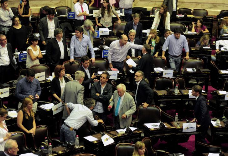 Los diputados quieren aumentarse 17 mil pesos el sueldo