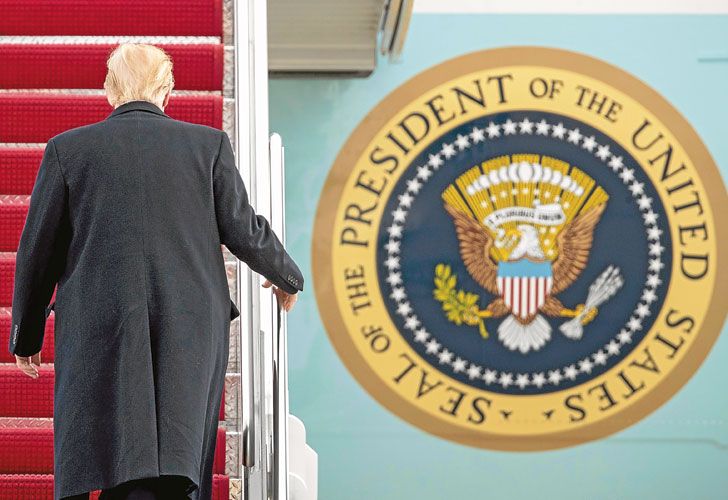 Trump protagoniza el más polémico arranque presidencial de la historia