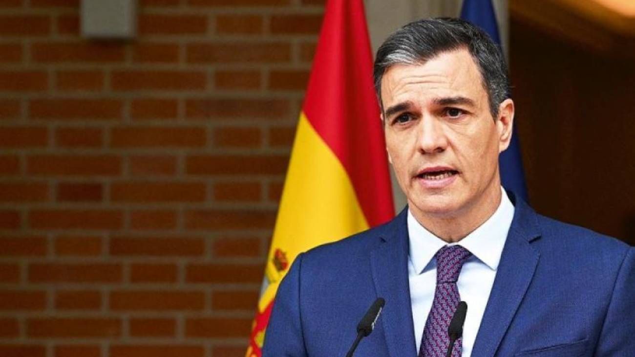 España regulariza a miles de inmigrantes indocumentados y reabre el debate migratorio en Europa