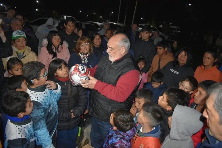 Elecciones en Corrientes: Ricardo Colombi denuncia que un intendente le cortó la luz para evitar un acto de campaña