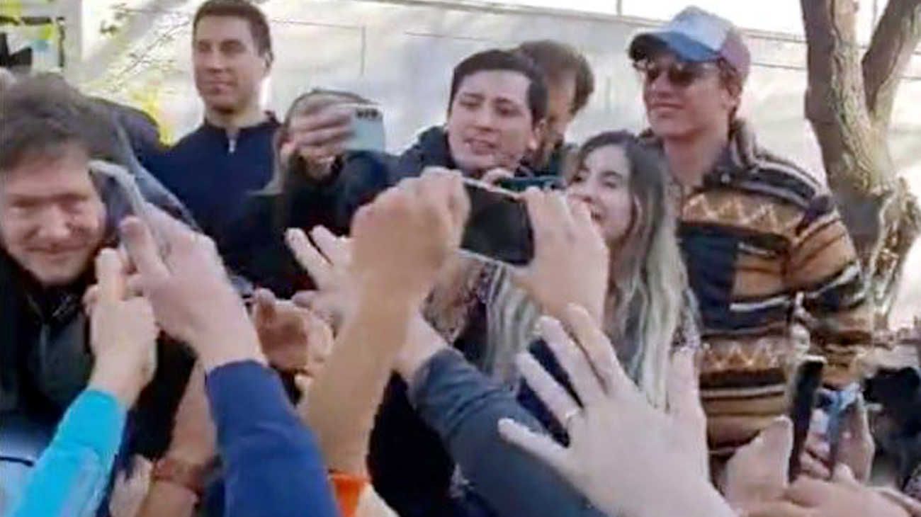Quién es el Santiago Caputo que está cerca de Javier Milei