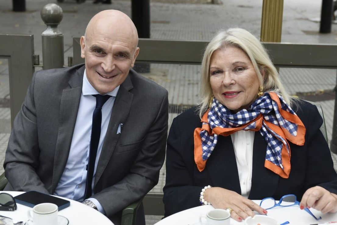 Tras jurar como abogada, Elisa Carrió confirmó su precandidatura a presidenta