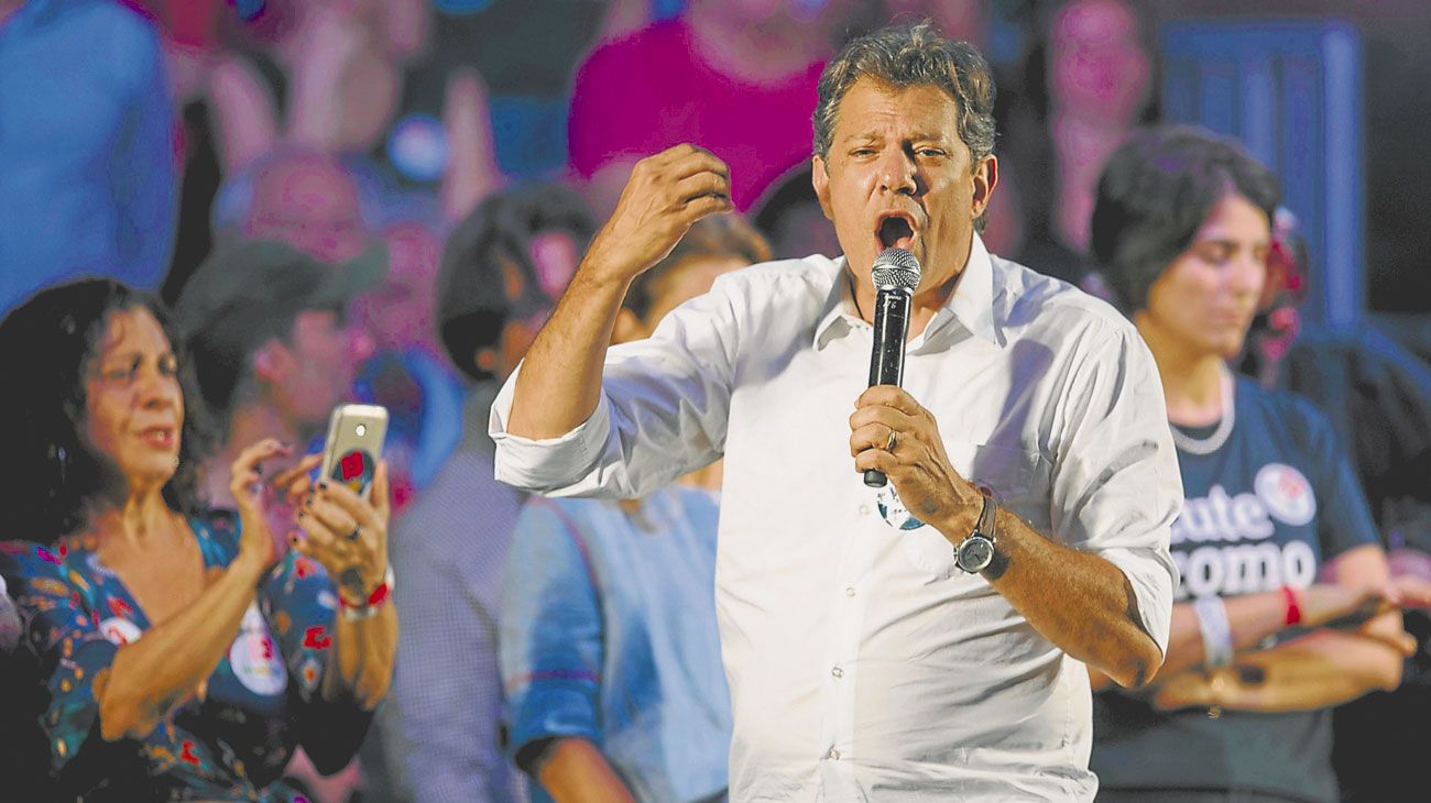 Haddad, entre el ‘giro al centro’ y las bases históricas del PT