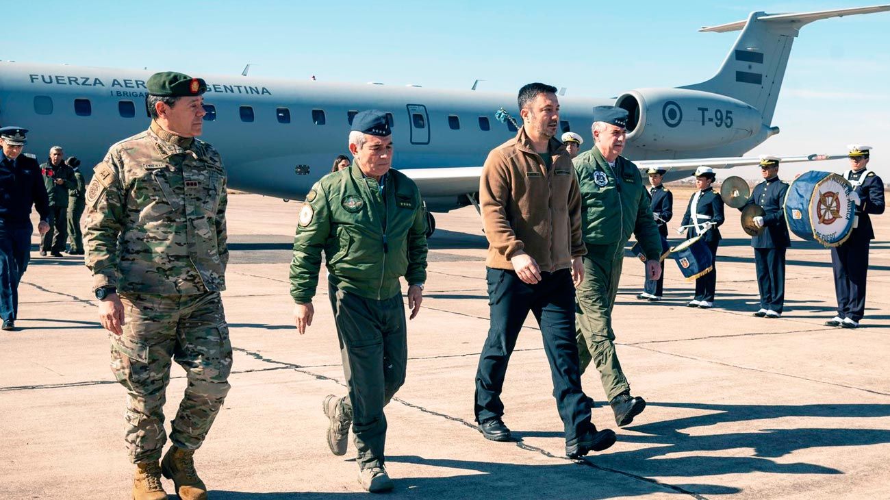 Petri, ‘en combate’: busca recuperar nueve terrenos