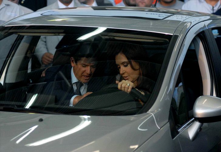 Queja del sector automotriz: "Lo único que hacen es poner impuestos"