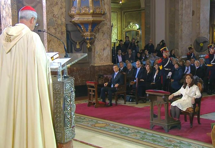 Frente a Cristina y Macri, el cardenal Poli convocó al diálogo