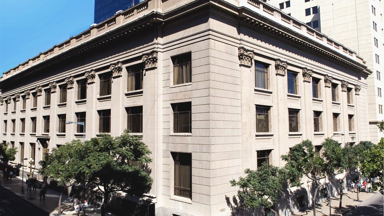 El Banco Central de Chile interviene el dólar ante la alza histórica