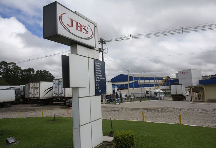 Por qué el frigorífico JBS abandona la Argentina