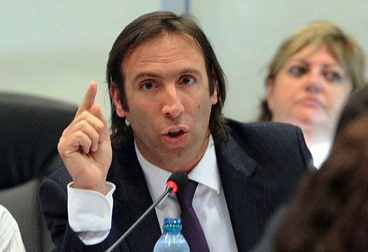 Se podrán ingresar dólares para regularizar deudas o para financiamiento