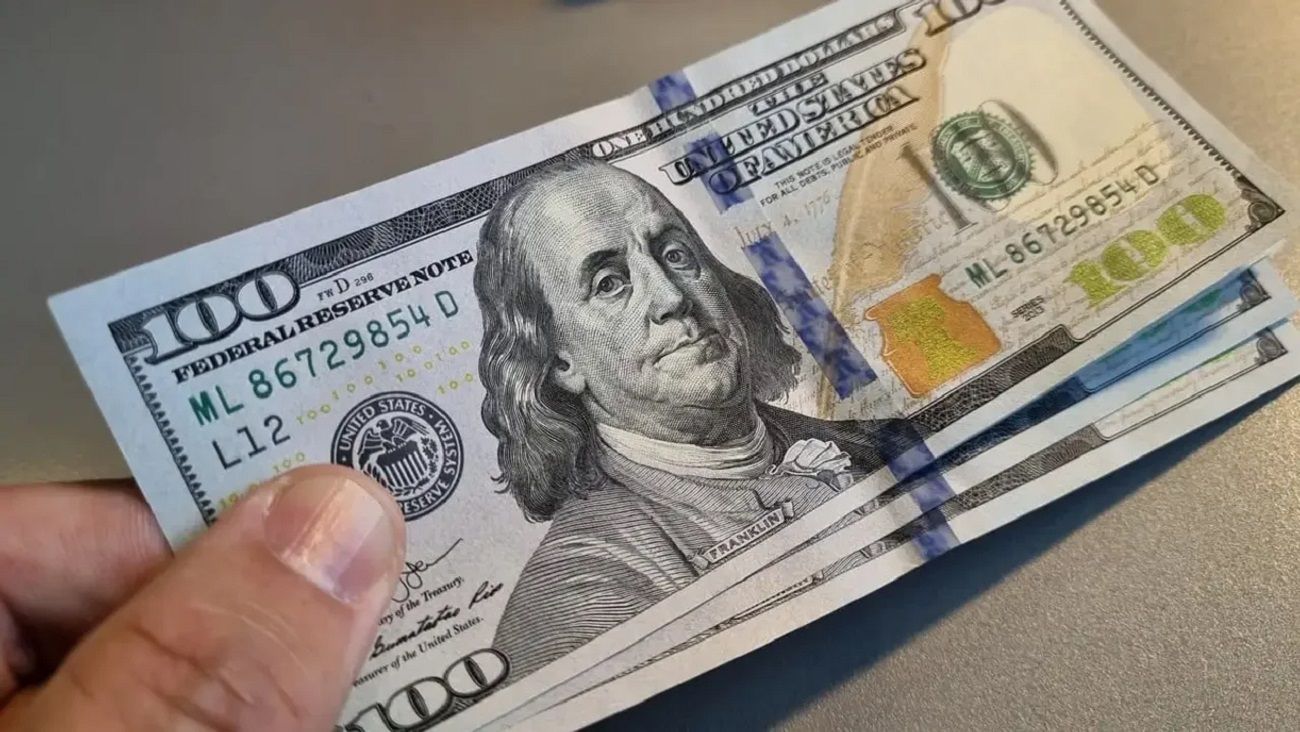 El dólar blue sigue caída este 31 de julio por cuarta jornada consecutiva