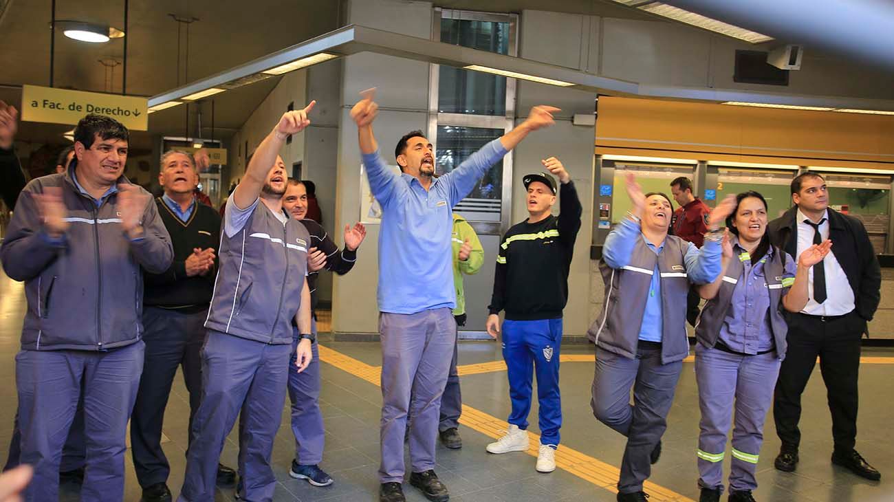 Comenzó el paro de subtes por una hora