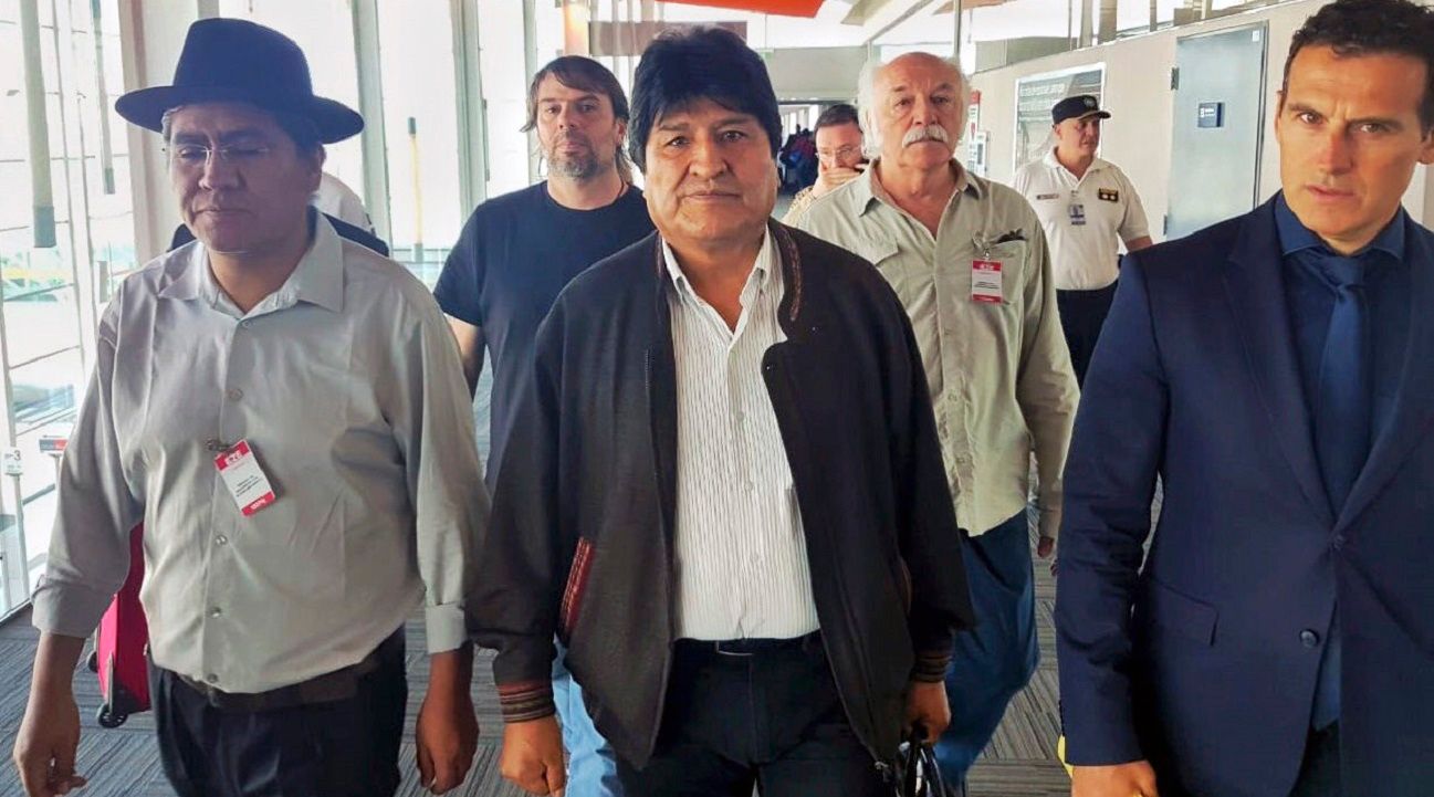 Evo Morales violó el compromiso de no realizar declaraciones políticas
