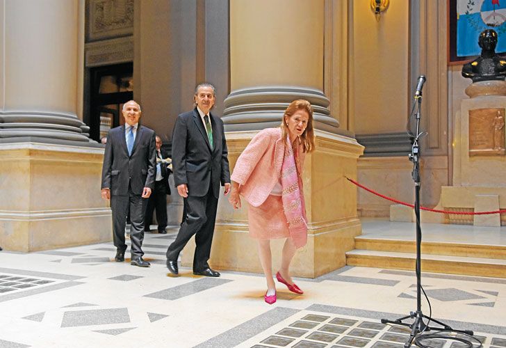 El gobierno nacional quiere completar la Corte Suprema en junio