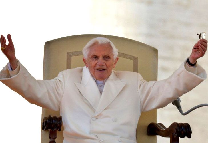 Benedicto XVI: "Di este paso en plena conciencia de su gravedad y novedad"