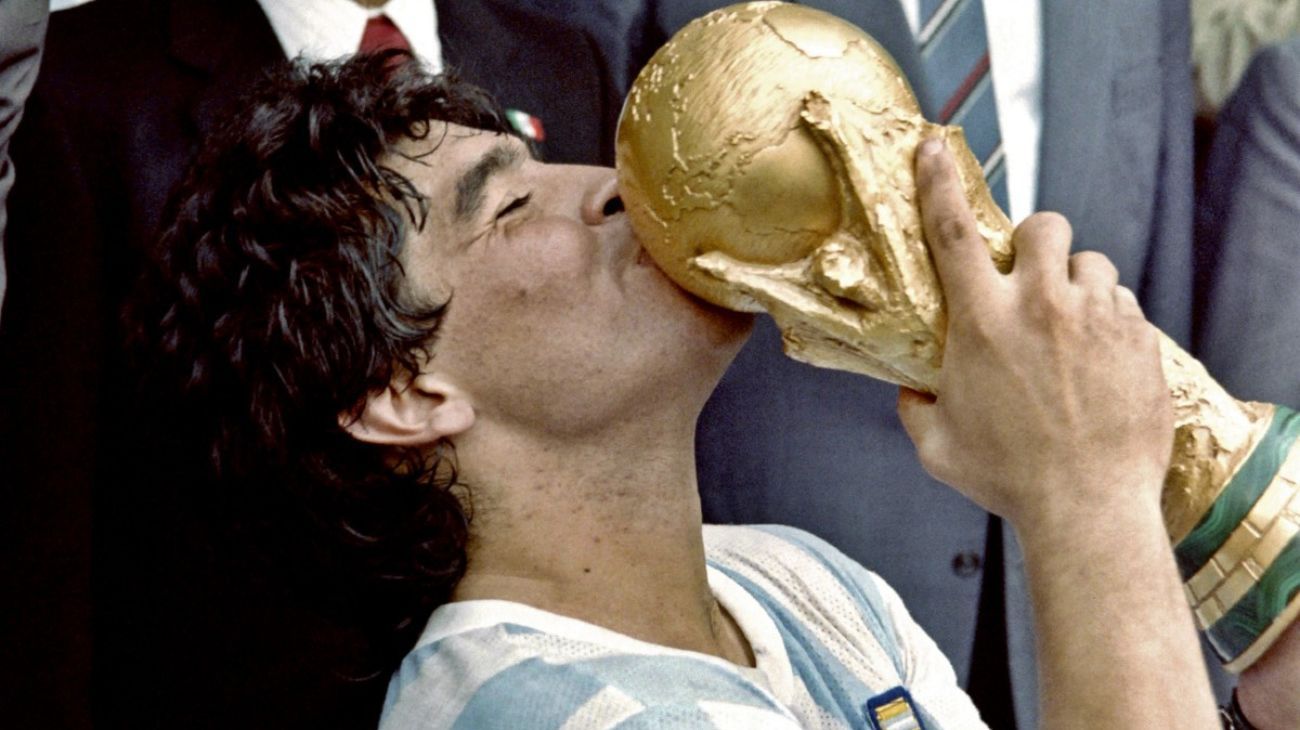 Dos nuevos murales recuerdan a Diego Maradona, a dos años de su muerte