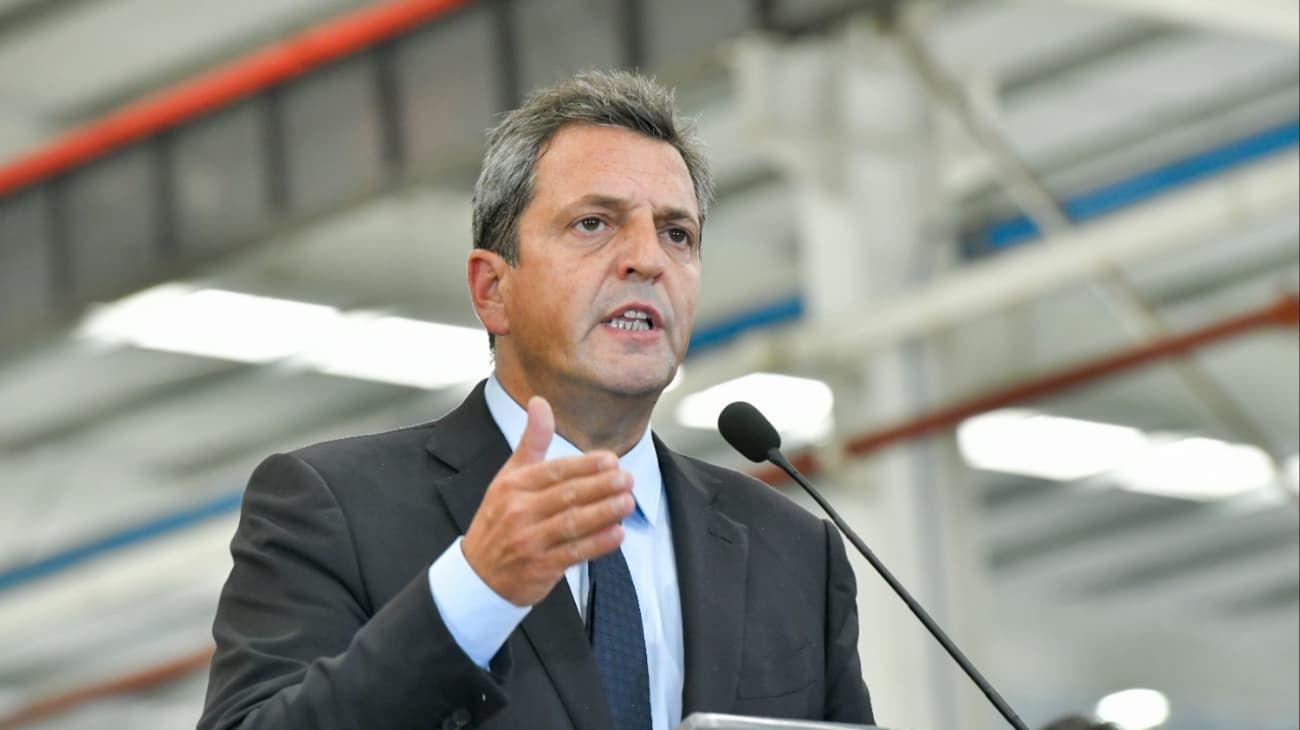 Qué dice el decreto del Gobierno que obliga a organismos estatales a canjear sus bonos en dólares