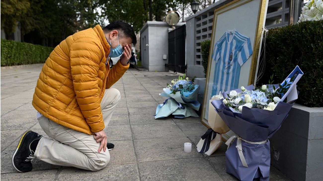 Así llora el mundo a Diego Maradona