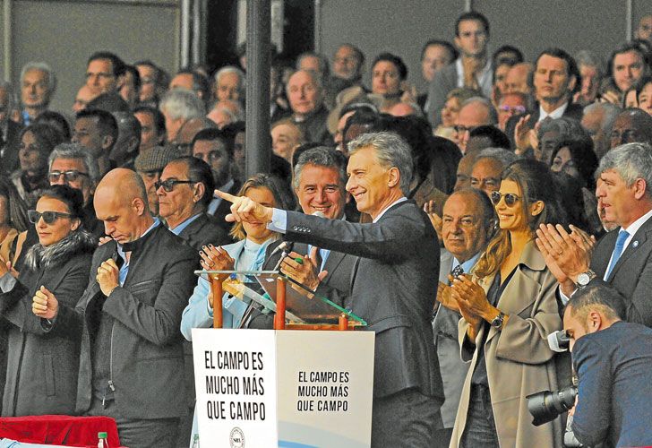 Macri le pidió más inversiones al campo y prometió bajar impuestos