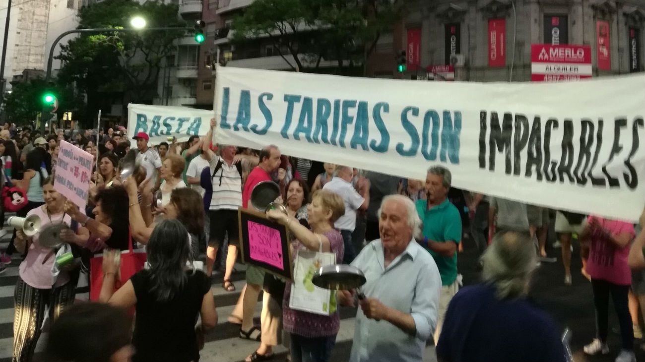 Hubo "Ruidazos" en la Ciudad y provincia de Buenos Aires contra el aumento de tarifas