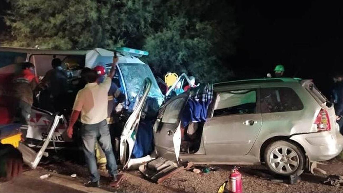 Brutal accidente en La Rioja: Fallecieron 9 pasajeros en un choque frontal