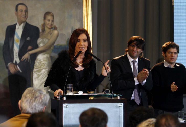 Cómo adaptó CFK el look de Eva al estilo presidencial