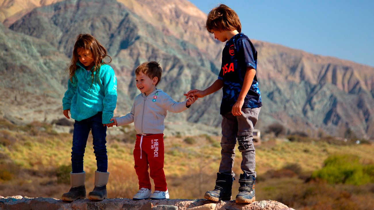 Como en España, los chicos en Jujuy ya pueden salir un rato por día
