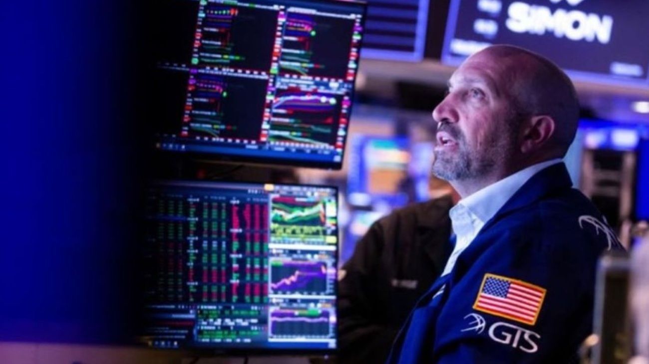 Wall Street sube por Nvidia: el S&P 500 roza récord impulsado por la IA