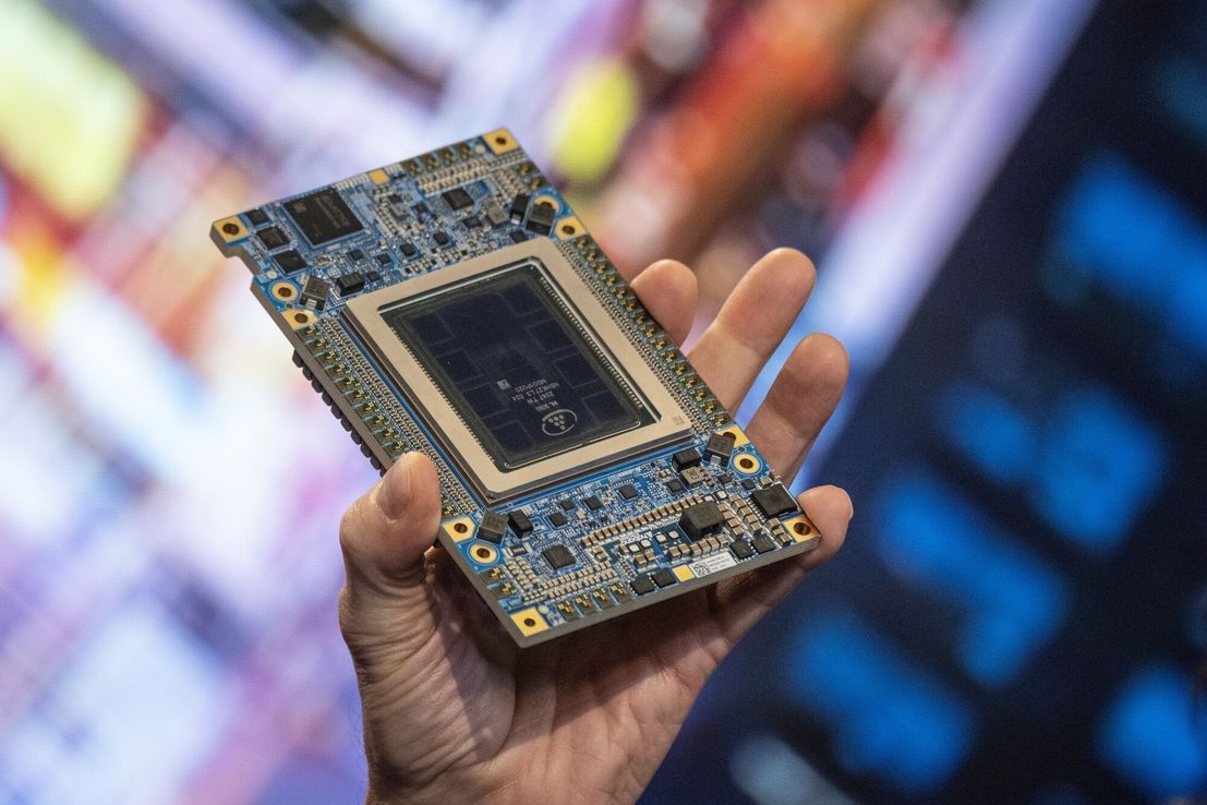 SoftBank sorprende con inversión de US$ 2.000 millones en Intel