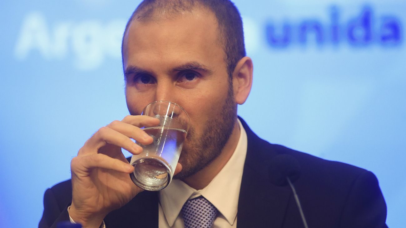 Guzmán irá al Congreso la próxima semana para exponer sobre la deuda