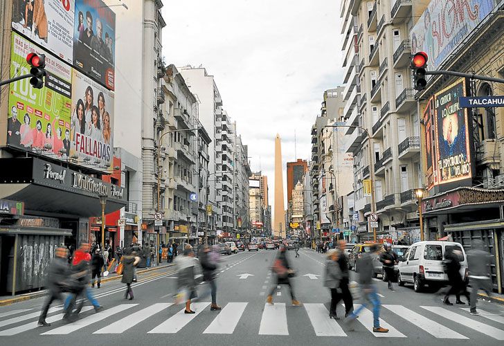 Proyectan convertir en peatonal dos carriles de Corrientes