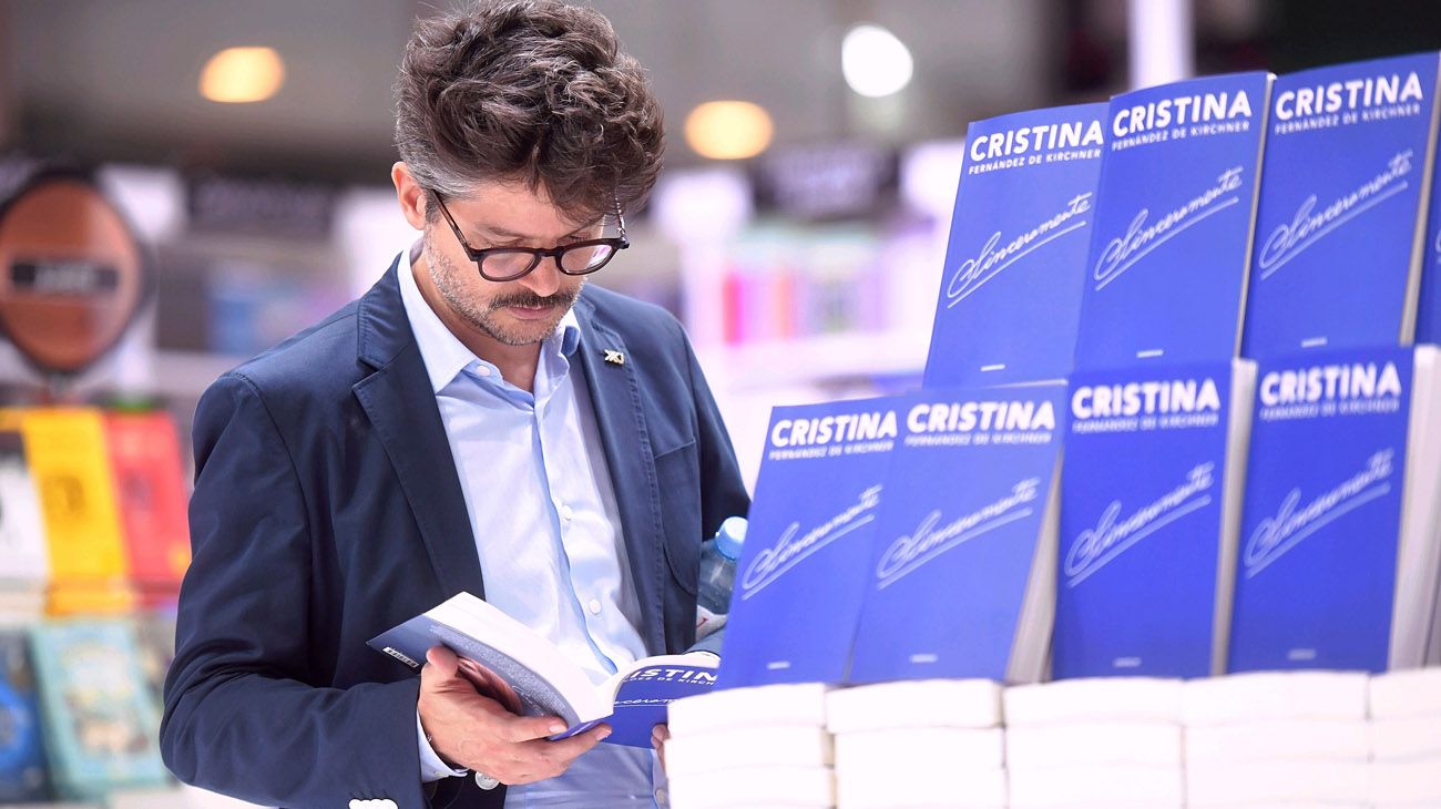 'Sinceramente': qué es verdadero y qué es falso en el éxito editorial de Cristina