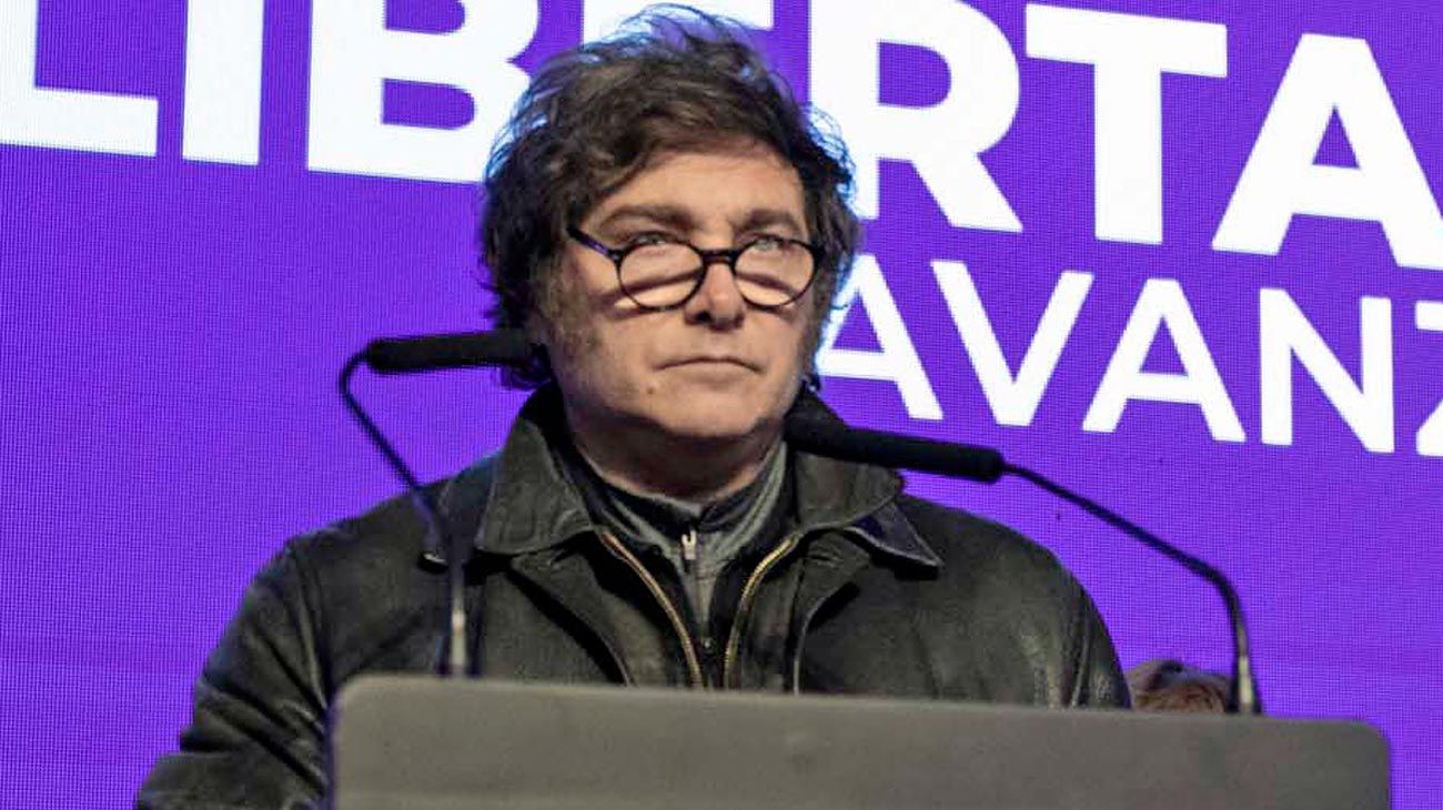 Javier Milei volvió a hablar sobre el esquema de bandas cambiarias en una entrevista con el Financial Times