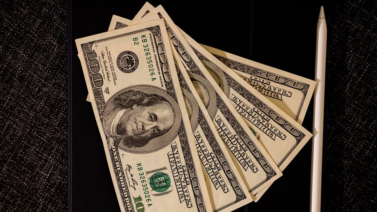 A cuánto cerró el dólar blue hoy, martes 27 de enero del 2026