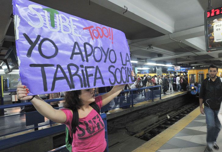 Los subtes se llenaron el día en que la tarifa subió a $ 4,50