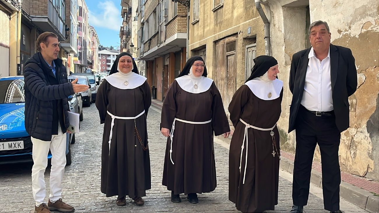 Escala en España el caso de las "novicias rebeldes" excomulgadas por llamar "hereje" al papa Francisco
