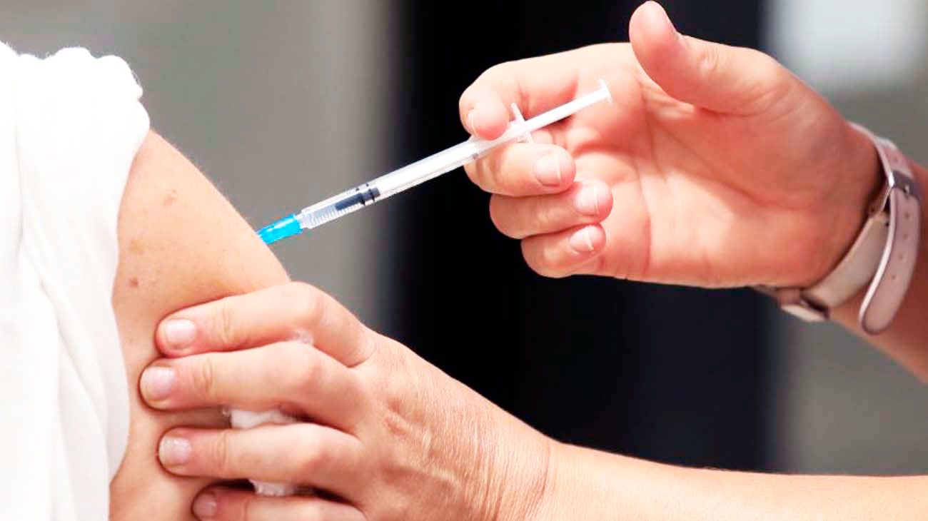 Preocupa un nuevo brote de dengue: ¿cómo es el plan de vacunación que comienza hoy en CABA?