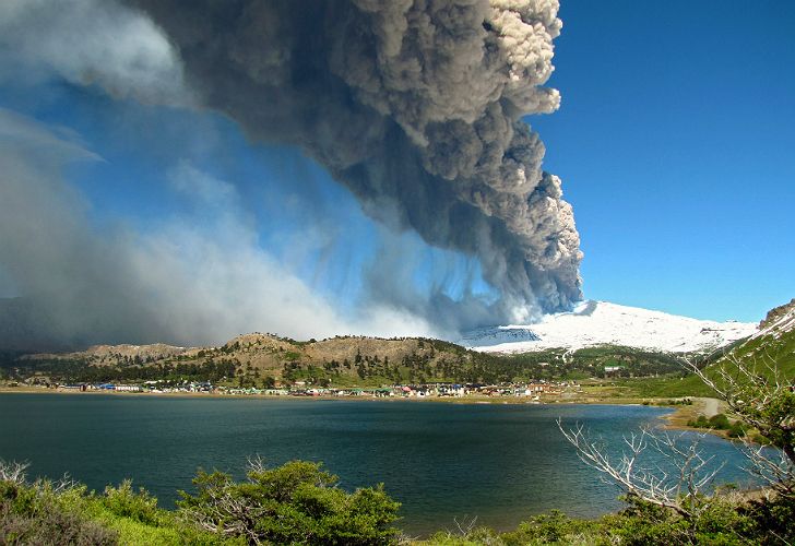 Chile declaró el alerta roja por volcán Copahue