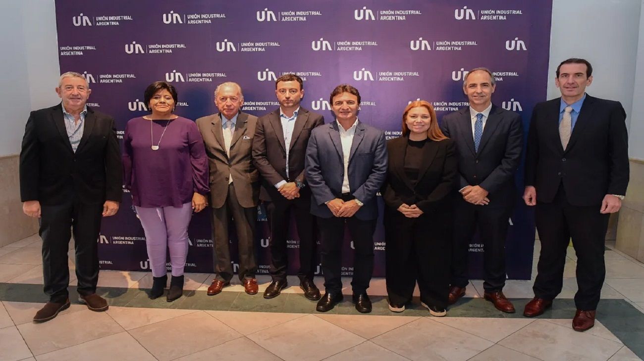 Desde la UIA definieron como una “competencia desleal” la liberación de importaciones de productos terminados