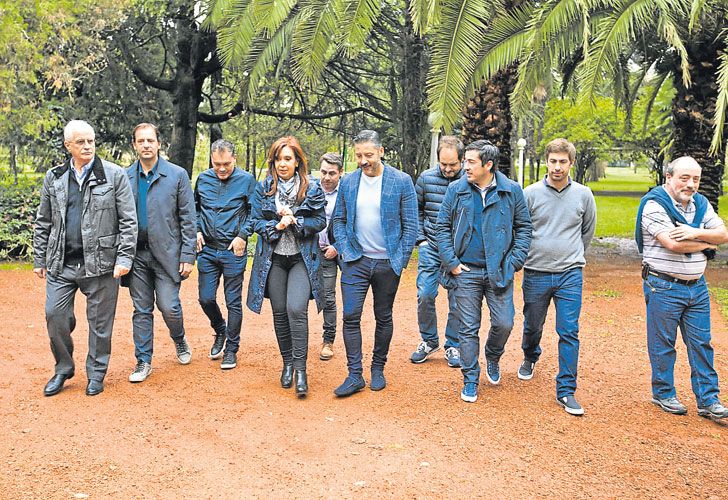 Los intendentes sacan cuentas y todavía eligen a CFK