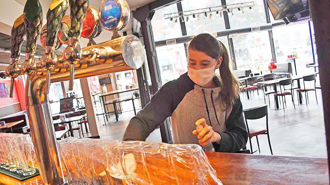 La variante ómicron pone en jaque la economía 2022