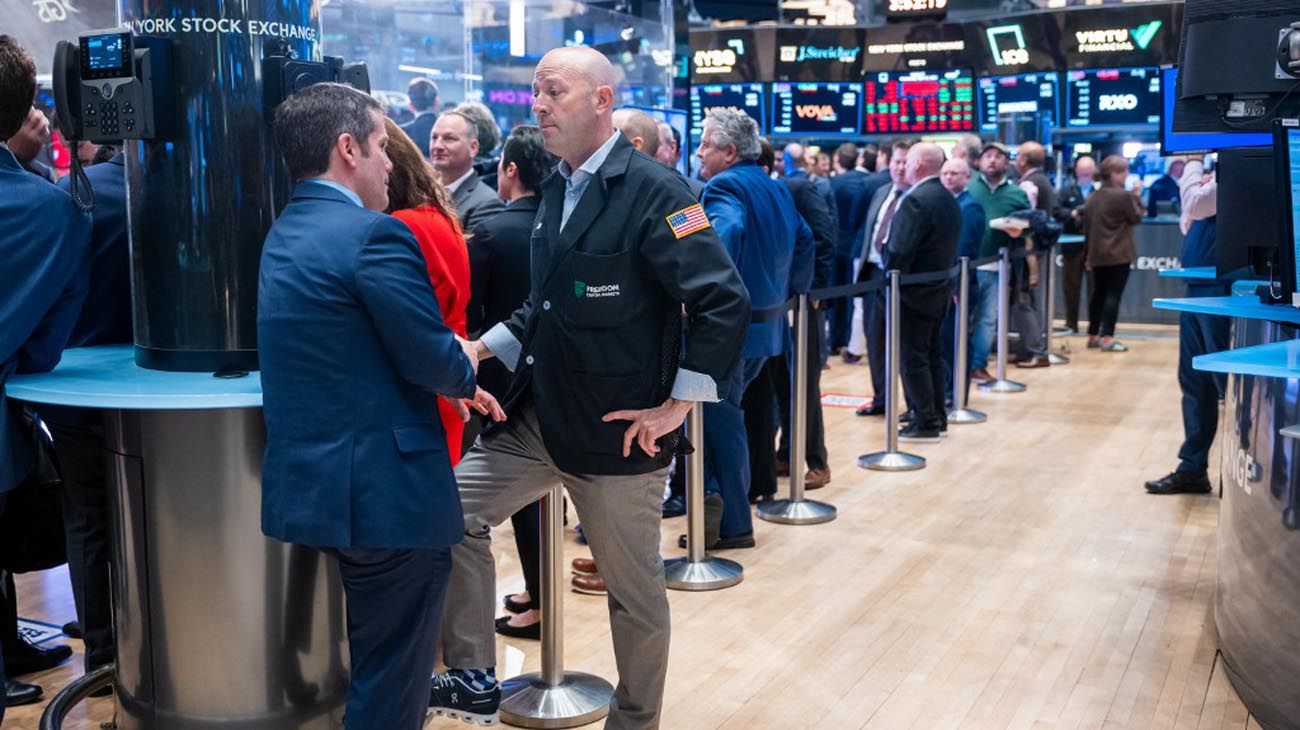 Dólar para arriba, bonos y acciones para abajo: ¿Qué está pasando en el mercado?