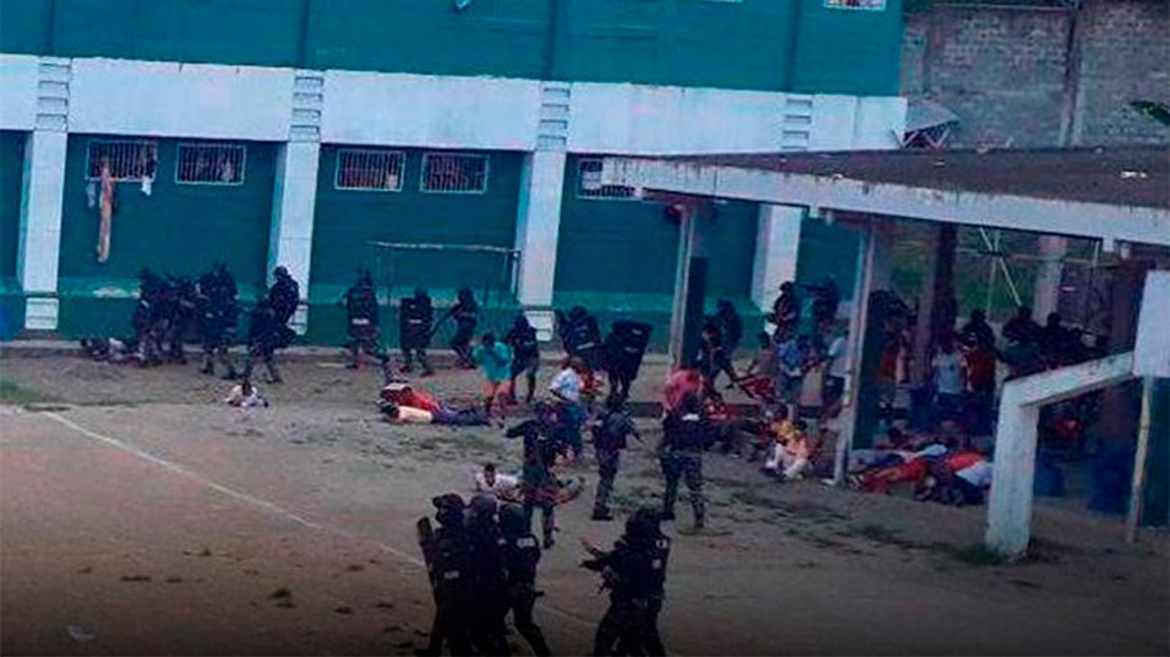 Masacre en la cárcel de Esmeraldas: enfrentamiento entre bandas narco deja 17 muertos